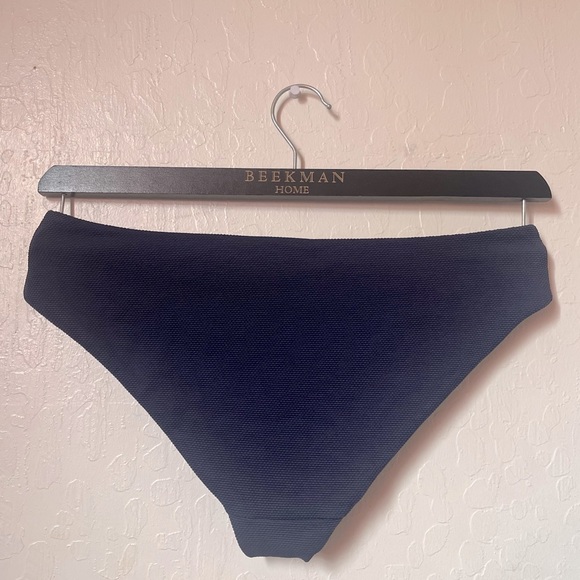 NWOT ARABELLA SWIMWEAR LARGE NAVY BLUE BIKINI BOTTOM - Picture 3 of 3